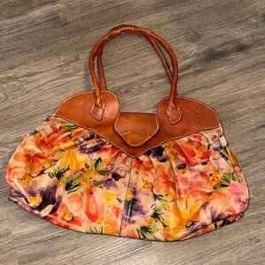 Patricia Nash Lione satchel in a multi-floral print leather bag
